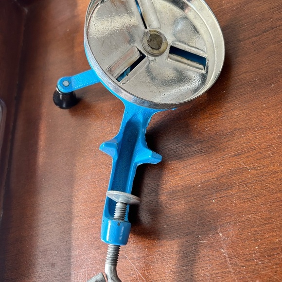 Vintage Blue Spong 632 bean slicer- great for slicing beans- preloved - Picture 8 of 9